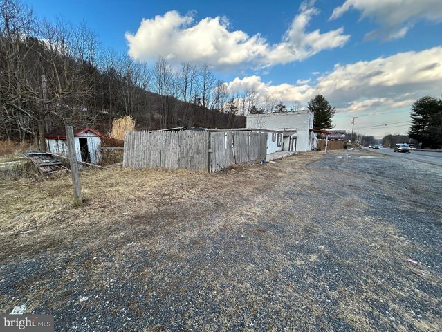 4743, 4745, 4747 CHAMBERSBURG RD, Gettysburg, PA 17325