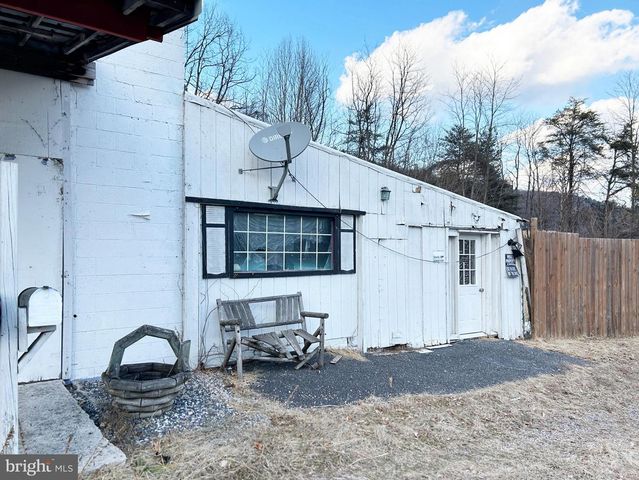 4743, 4745, 4747 CHAMBERSBURG RD, Gettysburg, PA 17325