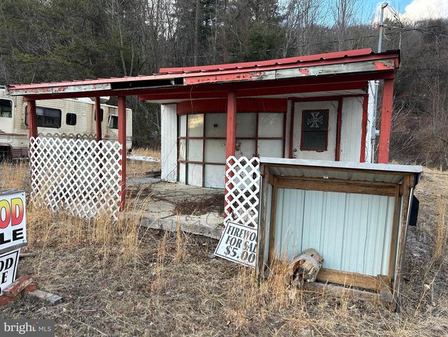 4743, 4745, 4747 CHAMBERSBURG RD, Gettysburg, PA 17325