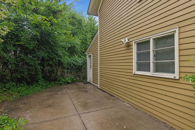 1004 6th Street S, Stillwater, MN 55082