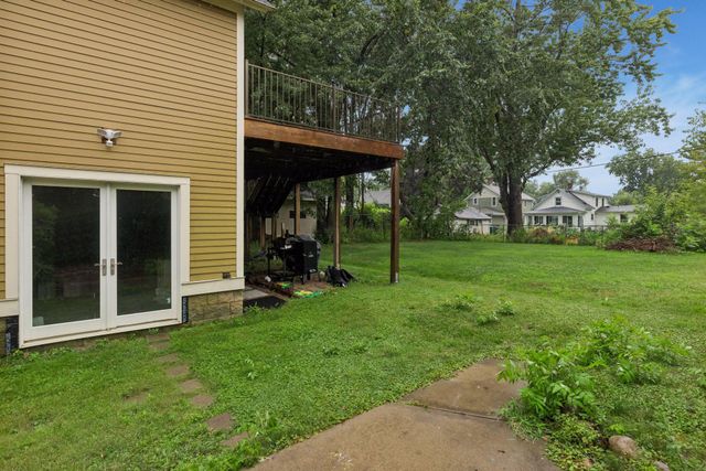 1004 6th Street S, Stillwater, MN 55082