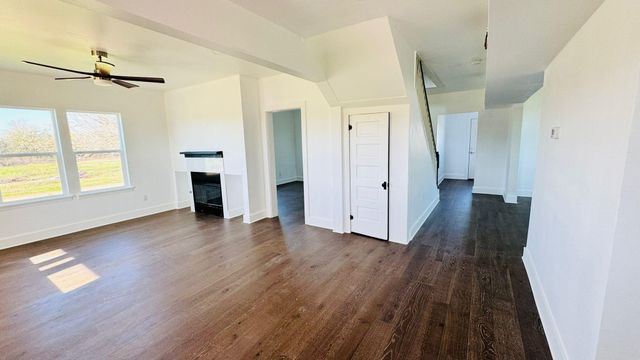 1084 Fm 812, Cedar Creek, TX 78612