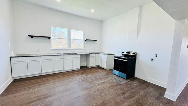 1084 Fm 812, Cedar Creek, TX 78612