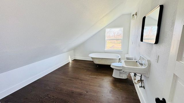 1084 Fm 812, Cedar Creek, TX 78612