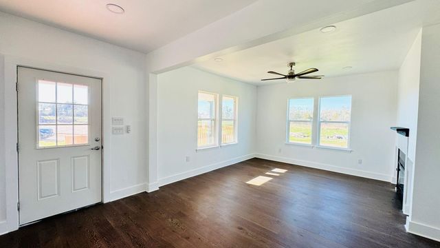 1084 Fm 812, Cedar Creek, TX 78612