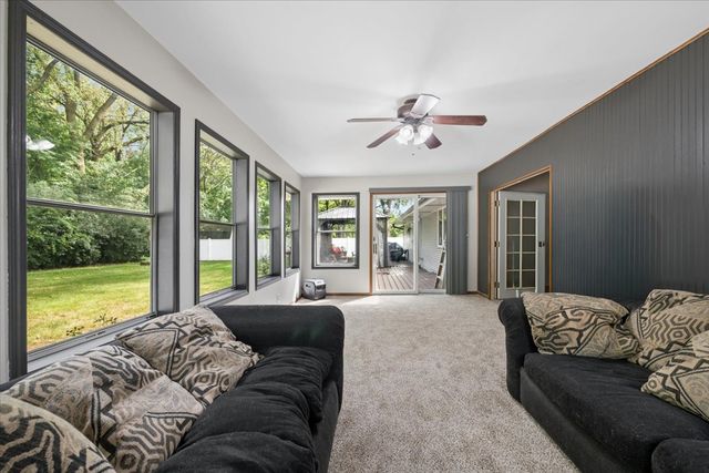 3318 Caroline Drive, Joliet, IL 60435