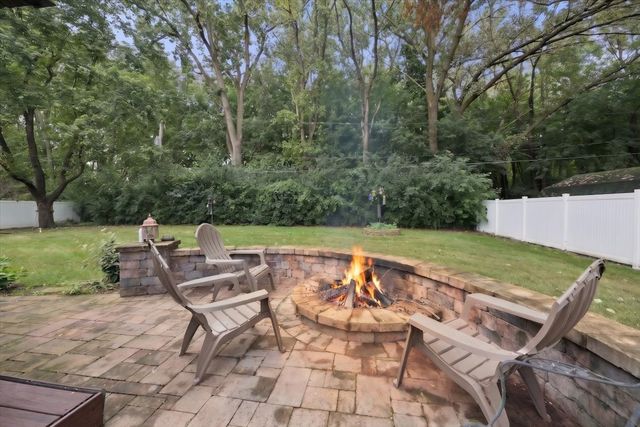 3318 Caroline Drive, Joliet, IL 60435