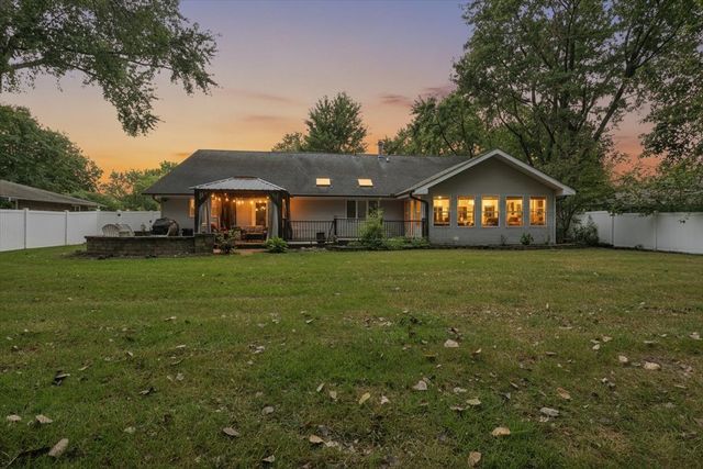 3318 Caroline Drive, Joliet, IL 60435