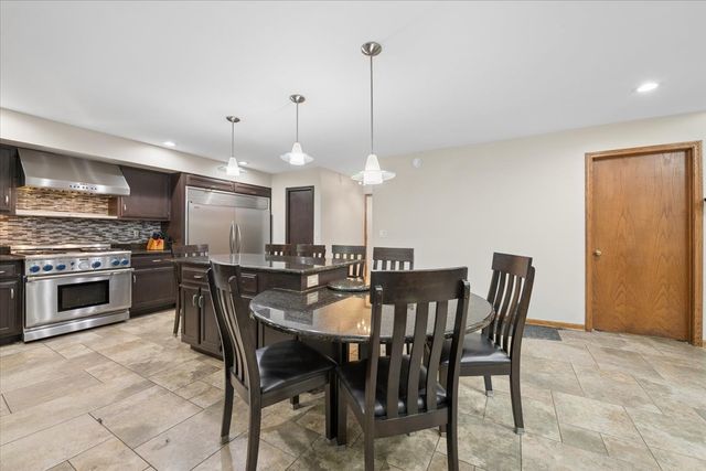 3318 Caroline Drive, Joliet, IL 60435