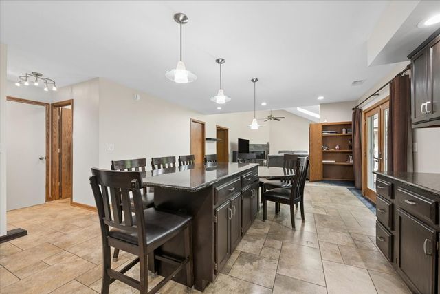 3318 Caroline Drive, Joliet, IL 60435