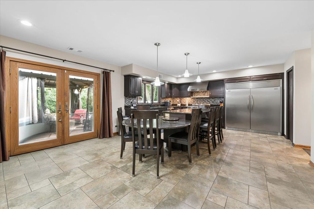 3318 Caroline Drive, Joliet, IL 60435 — photo 4