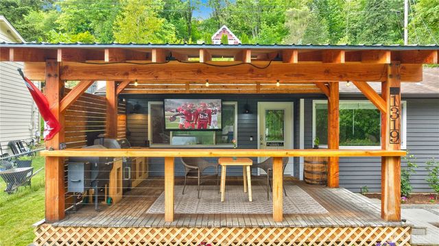 1319 Maple Avenue, Snohomish, WA 98290