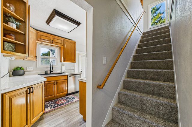 380 Artino Street, Eureka, CA 95503