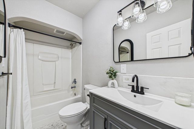 380 Artino Street, Eureka, CA 95503