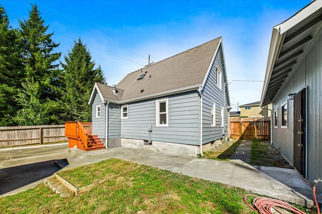 380 Artino Street, Eureka, CA 95503