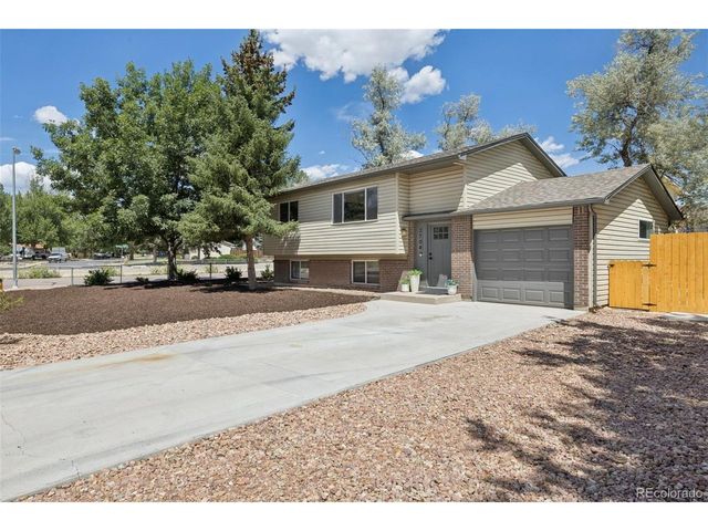 3704 Surrey Ln, Colorado Springs, CO 80918