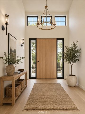 2558 Westminster, Costa Mesa, CA 92627