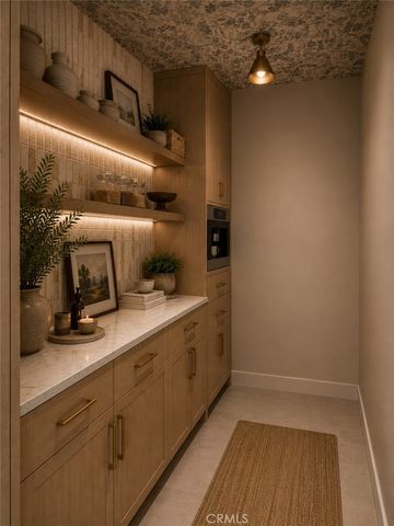 2558 Westminster, Costa Mesa, CA 92627