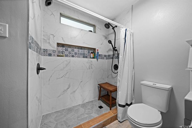 126 County Road 4212, Jacksonville, TX 75766