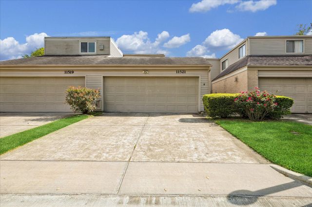 11521 Riverview Drive, Houston, TX 77077