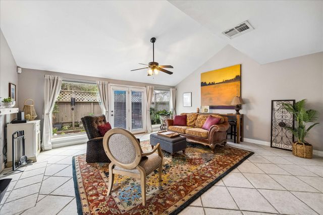 11521 Riverview Drive, Houston, TX 77077