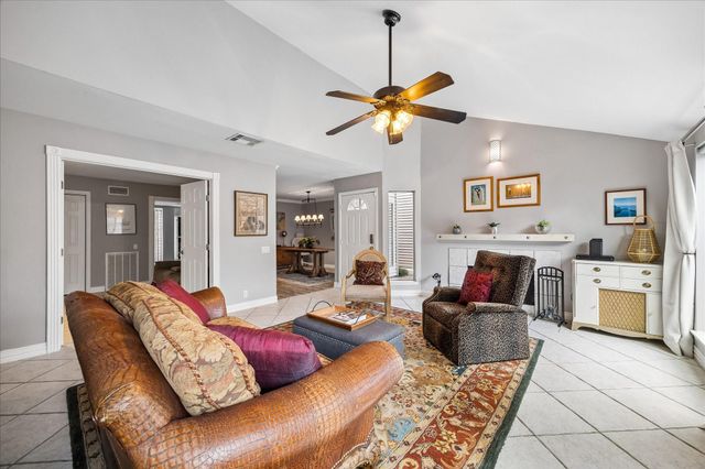 11521 Riverview Drive, Houston, TX 77077