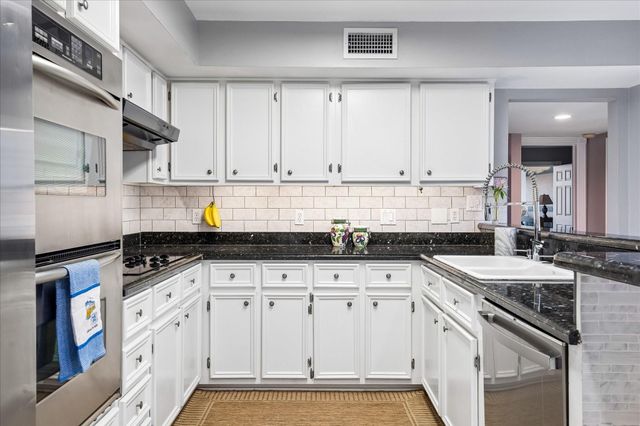 11521 Riverview Drive, Houston, TX 77077
