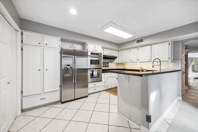 11521 Riverview Drive, Houston, TX 77077