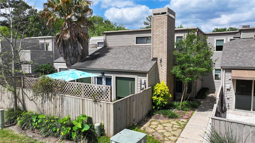 11521 Riverview Drive, Houston, TX 77077