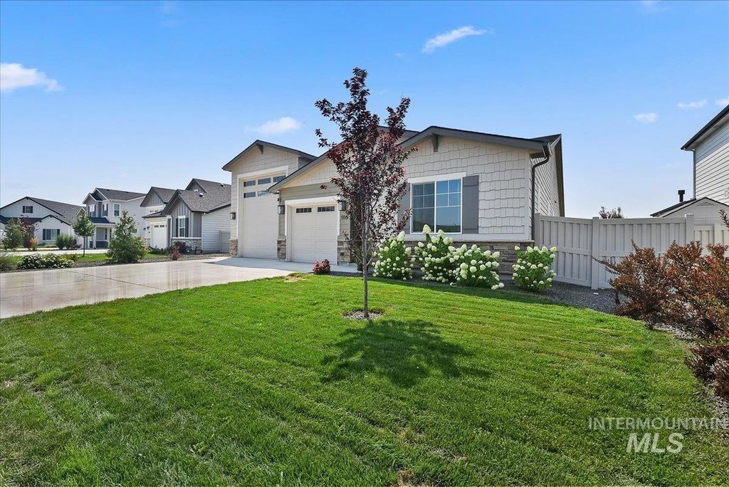 555 Burnside Ave, Middleton, ID 83644 photo 2
