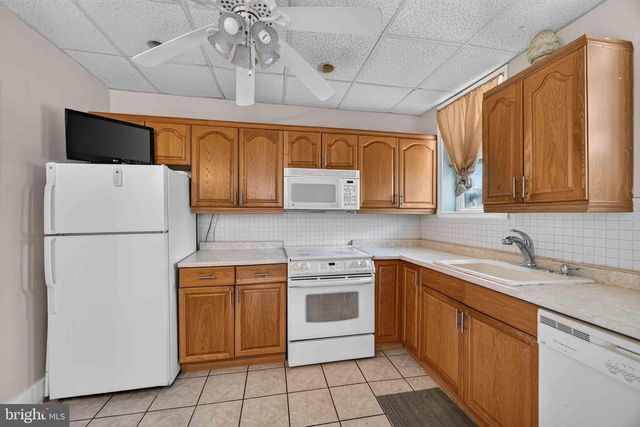 5913 N 6TH ST, Philadelphia, PA 19120