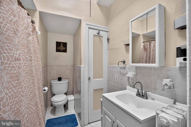 5913 N 6TH ST, Philadelphia, PA 19120