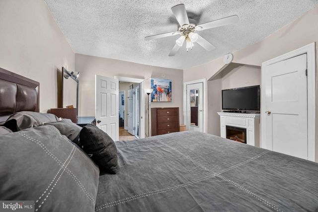 5913 N 6TH ST, Philadelphia, PA 19120