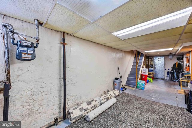 5913 N 6TH ST, Philadelphia, PA 19120