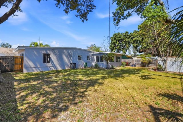 6535 10TH STREET N, St Petersburg, FL 33702