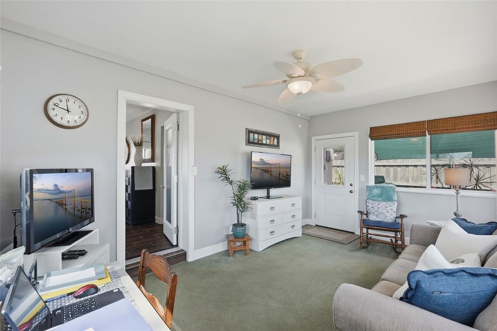 Image 13 of property listing at 6535 10TH STREET N, St Petersburg, FL 33702