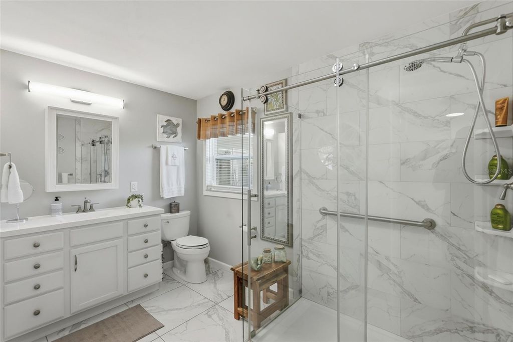 Image 16 of property listing at 6535 10TH STREET N, St Petersburg, FL 33702