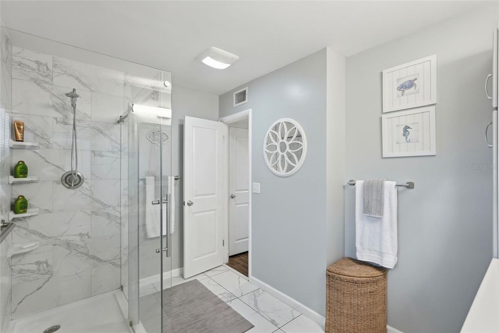 Image 17 of property listing at 6535 10TH STREET N, St Petersburg, FL 33702