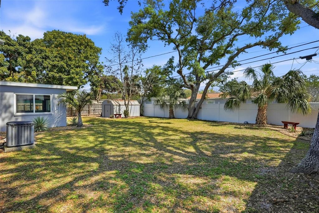 Image 24 of property listing at 6535 10TH STREET N, St Petersburg, FL 33702