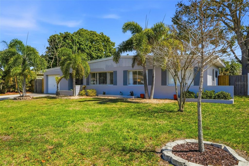 Image 27 of property listing at 6535 10TH STREET N, St Petersburg, FL 33702