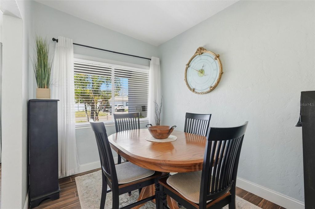 Image 10 of property listing at 6535 10TH STREET N, St Petersburg, FL 33702