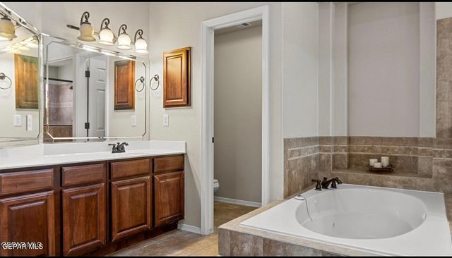 12000 STANSBURY Drive, El Paso, TX 79928