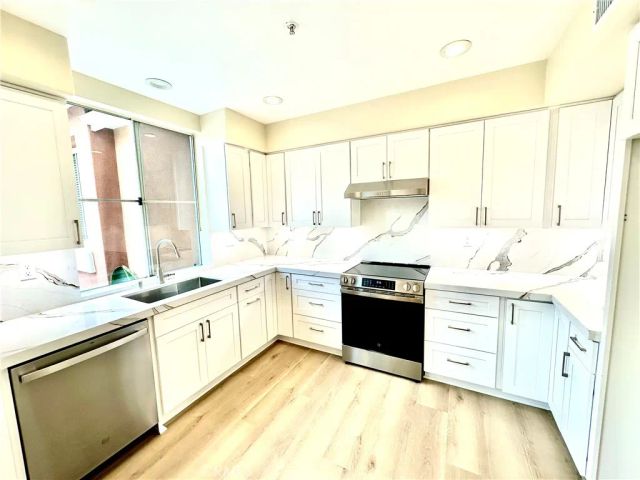 505 Marinella Aisle, Irvine, CA 92606