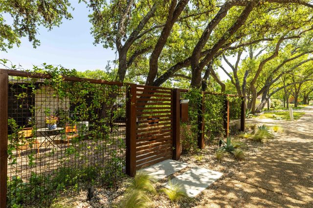 1805 Brookhaven DR, Austin, TX 78704