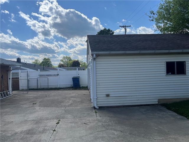 4957 Chesham Drive, Dayton, OH 45424