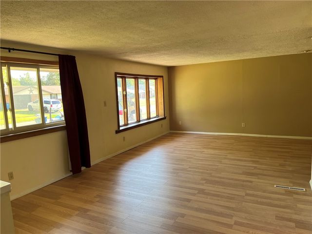 4957 Chesham Drive, Dayton, OH 45424