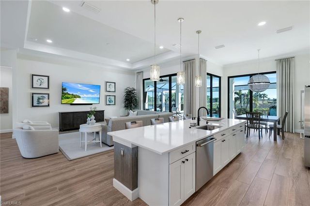 3126 Heather Glen CT, Naples, FL 34114