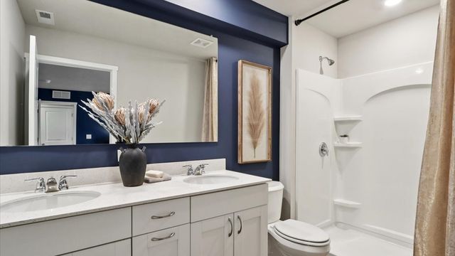 2277 SE Morningdew Drive, West Des Moines, IA 50265