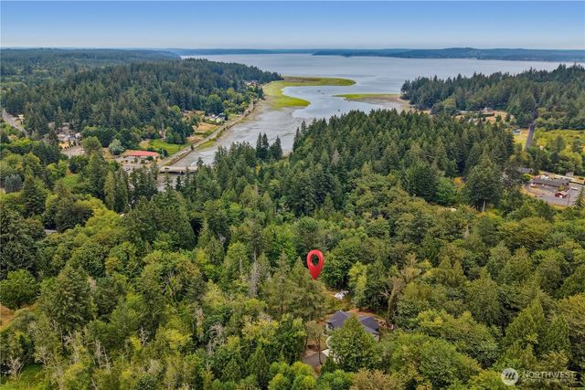 915 174th Avenue NW, Lakebay, WA 98349