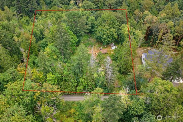 915 174th Avenue NW, Lakebay, WA 98349